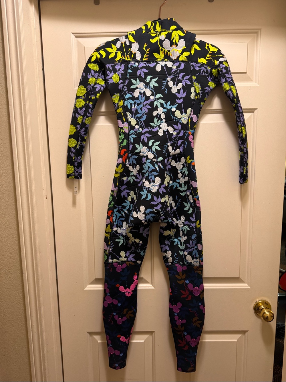 The Roxy x Rowley 3/2 mm Chest Zip Wetsuit, size 2, NWT - Picture 8 of 14